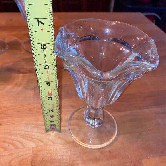 Two Vintage Tulip Rim Dessert Ice Cream Parfait Glasses Set Two - Picture 3 of 5